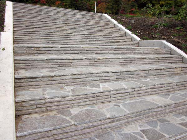 鉄平石 階段　施工例