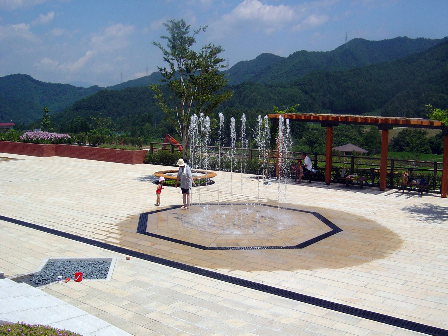 長野県高山村の癒しの森の石張り