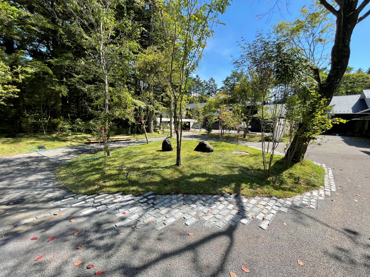 軽井沢の別荘外構に施工した志賀石