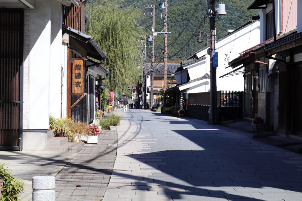 旧北国街道上田市柳町紺屋町線の御影石の石畳
