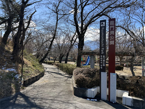 接吻道祖神　長野県安曇野市