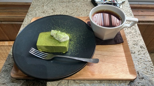 松本市の浅間温泉にあるBook store "松本本箱"