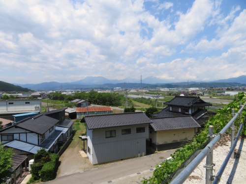 長野県中野市高遠古墳にある高井舟着神社と舟繋ぎ石