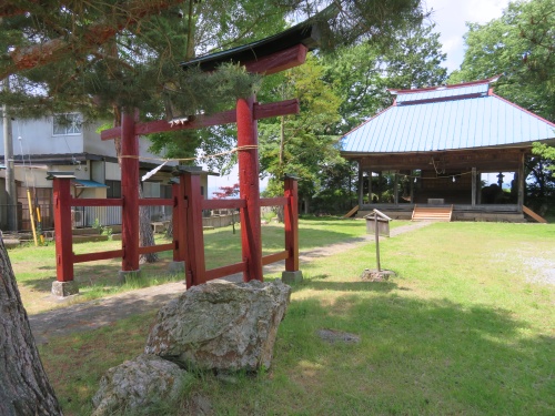 長野県中野市高遠古墳にある高井舟着神社と舟繋ぎ石
