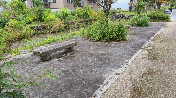 白馬村の鉄平石乱張り