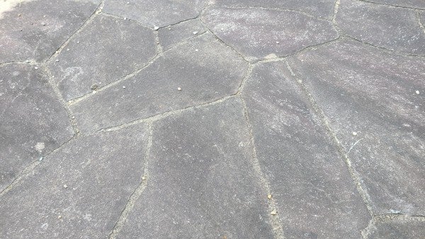 白馬村の鉄平石乱張り