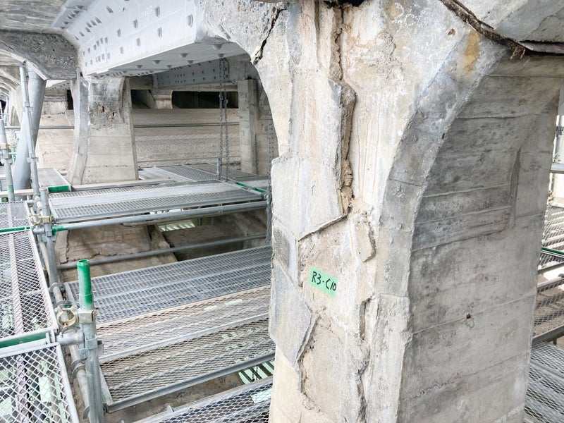 久米路橋鉄平石修復着工前の写真