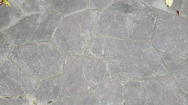 白馬村の鉄平石乱張り