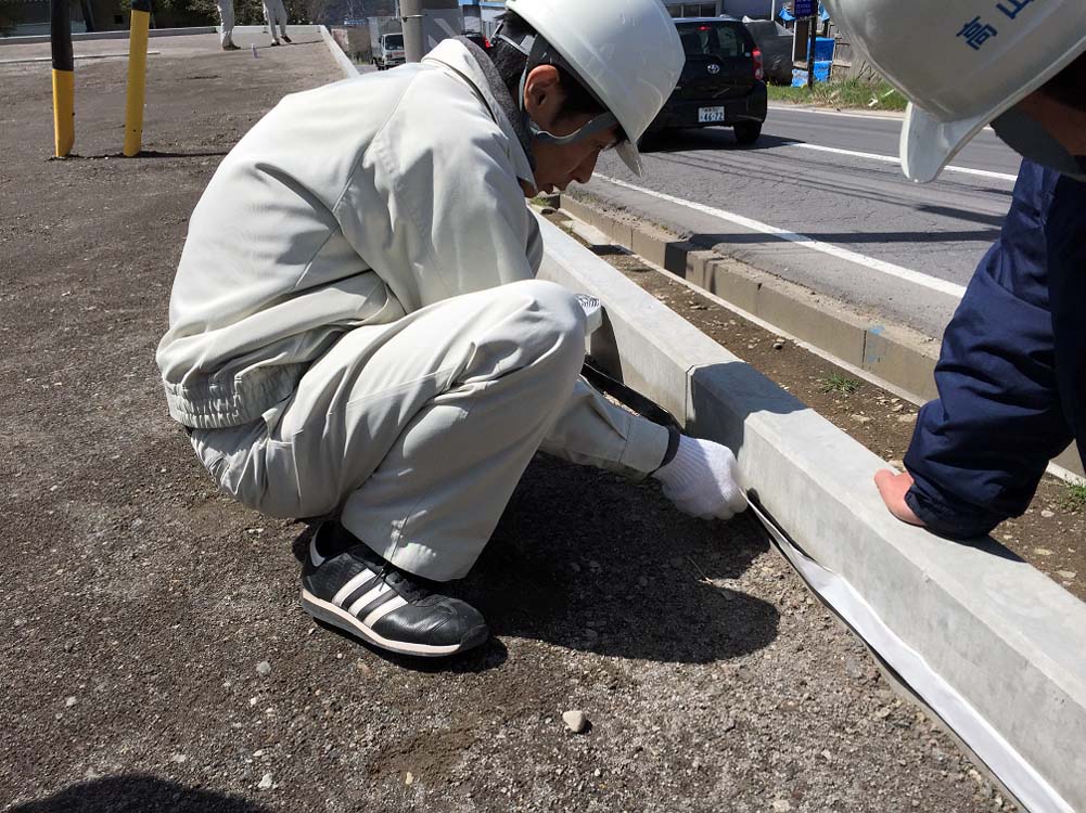 防草シールの敷設