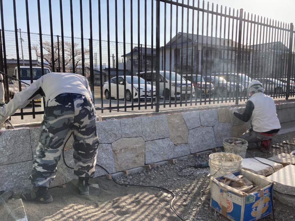 石積み工法ラックストーンで施工した御影石の石積み