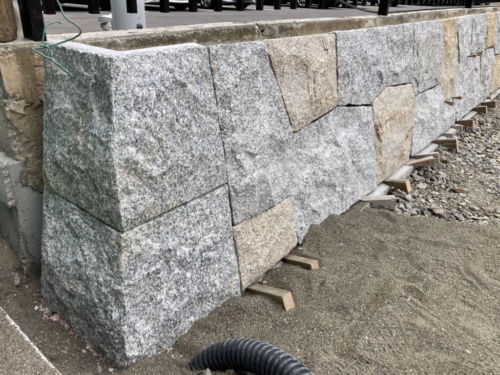 石積み工法ラックストーンで施工した御影石の石積み