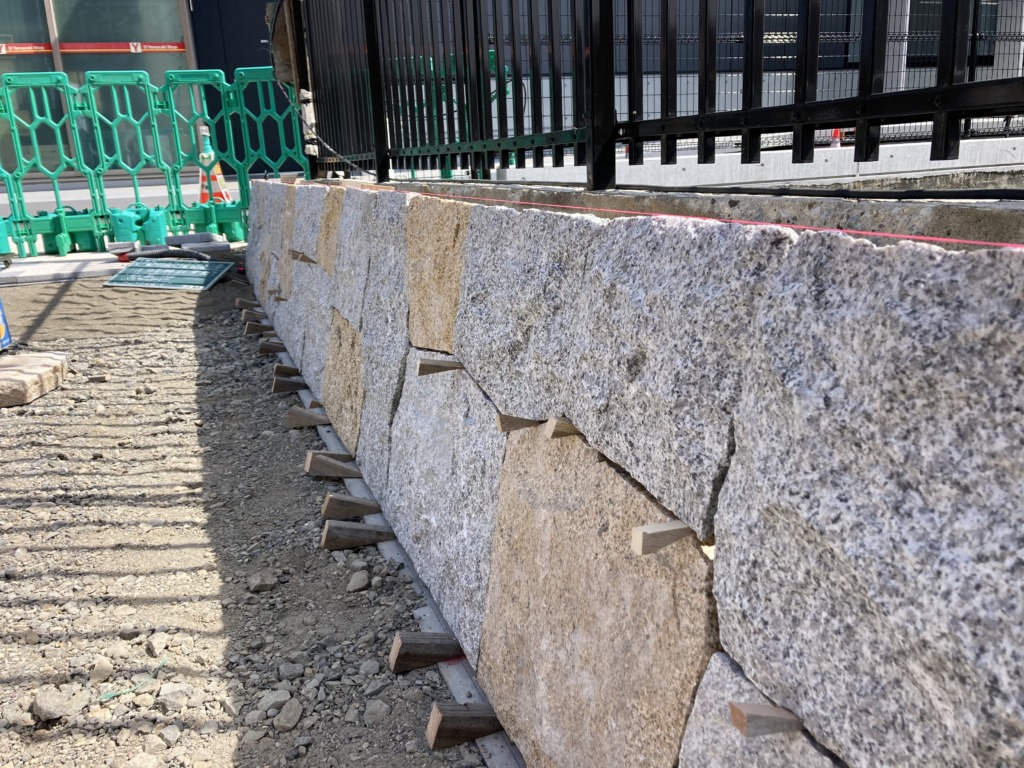 石積み工法ラックストーンで施工した御影石の石積み