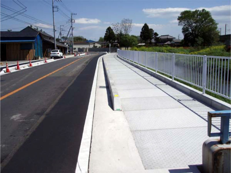 張り出し歩道APRON2