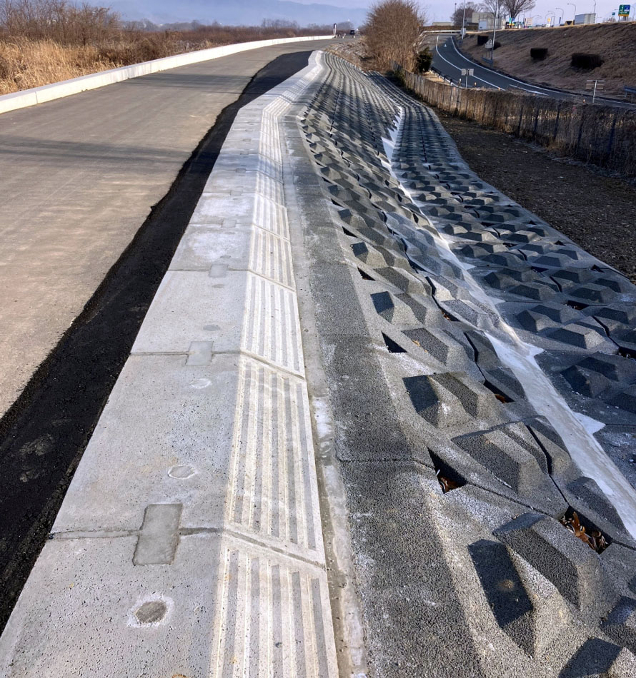 テトラック法尻 ブロック