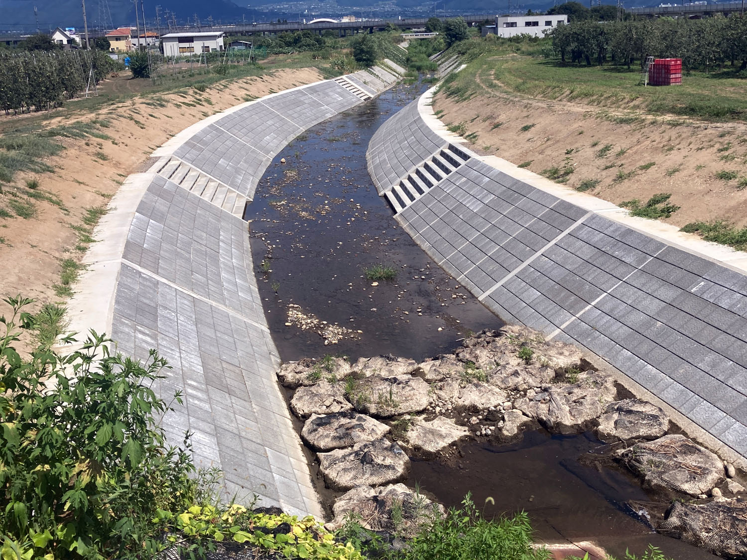 NBロック（河川護岸・砂防護岸用2m2大型練張りブロック） • アスザック
