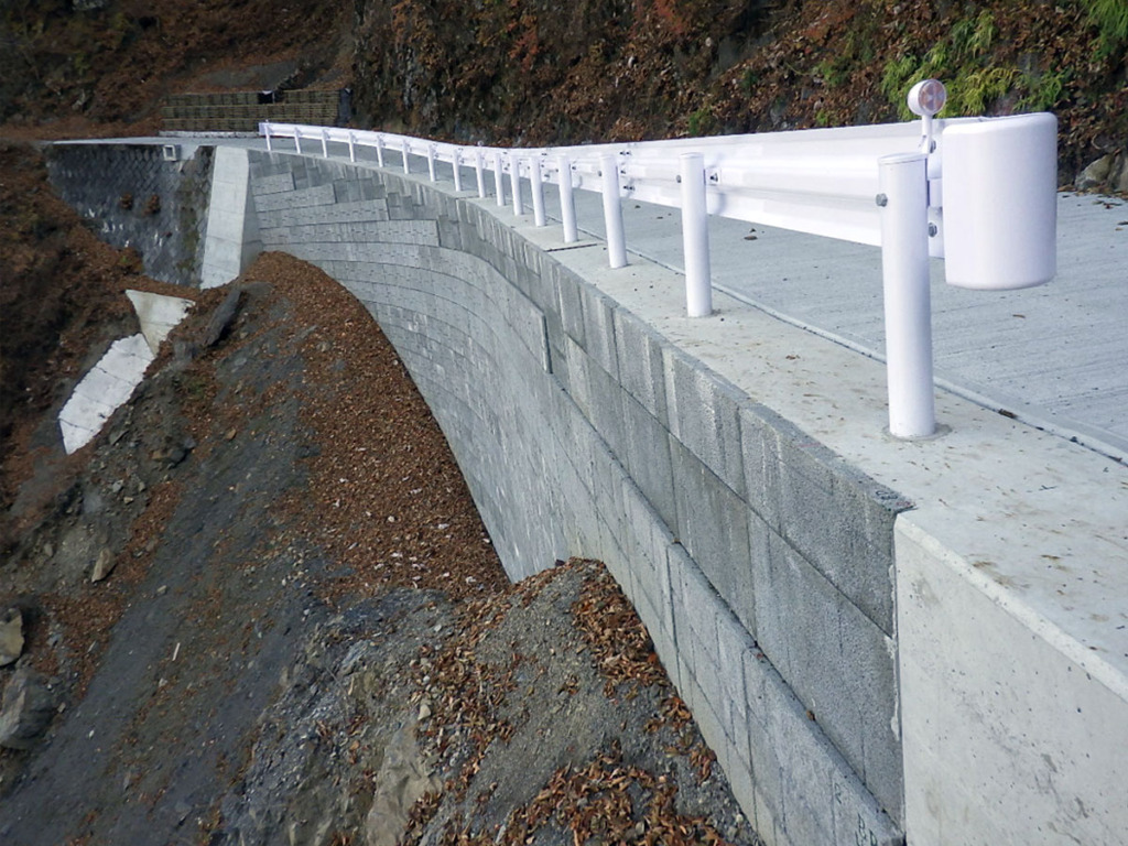 垂直擁壁ポラメッシュ