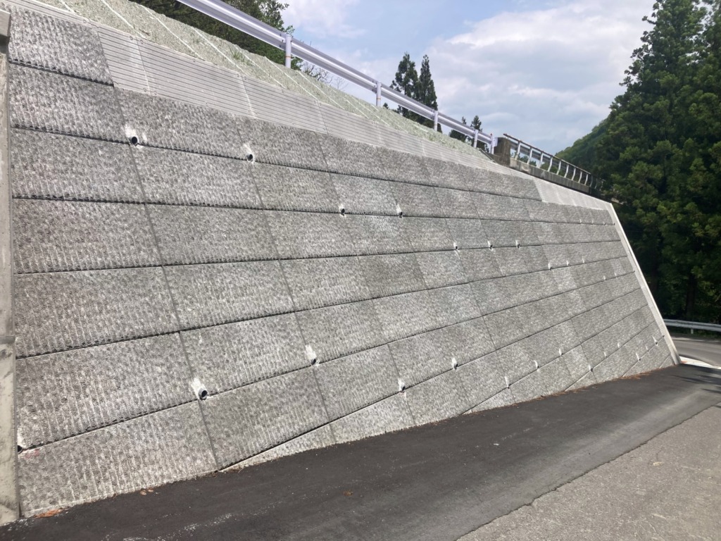 ポーラスコンクリート大型ブロック しずか