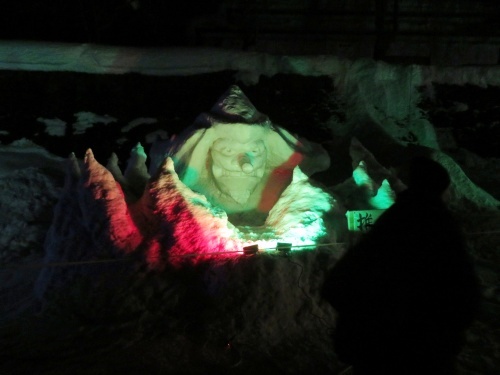 飯山市の冬の名物、雪まつりで行われる奈良澤大天狗の火祭り