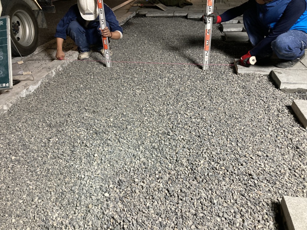 QT工法砕石敷き均し