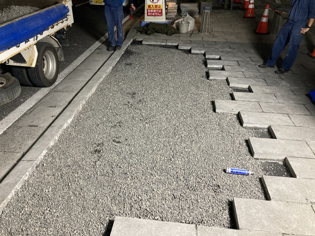 QT工法砕石敷き均し
